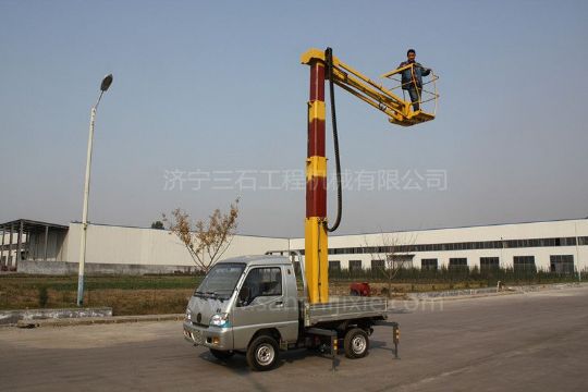 點擊查看詳細信息<br>標題：小型高空作業車 閱讀次數：2224